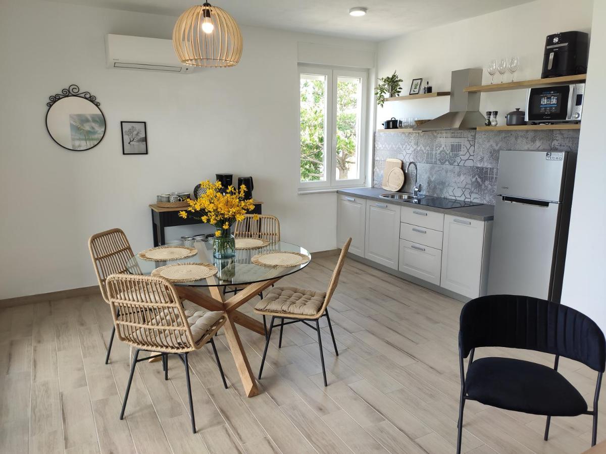 Apartmani Sara 2 ベティナ エクステリア 写真