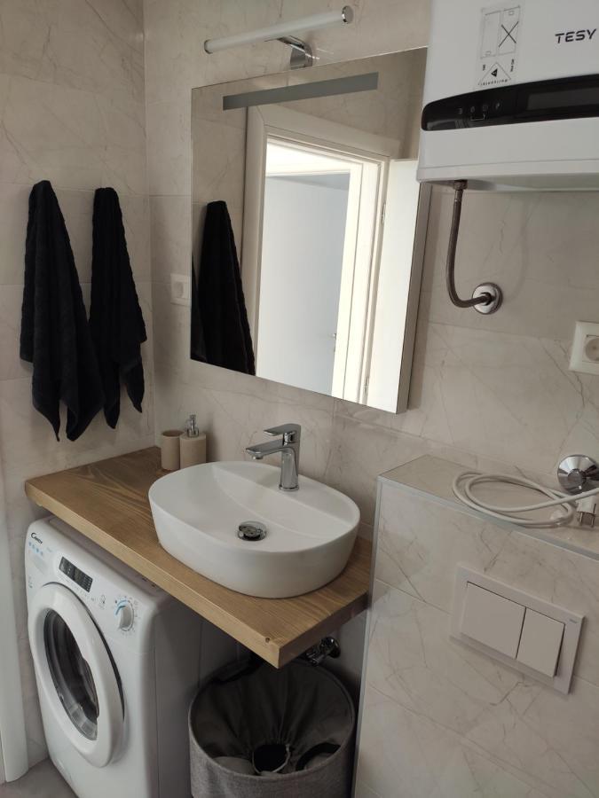 Apartmani Sara 2 ベティナ エクステリア 写真